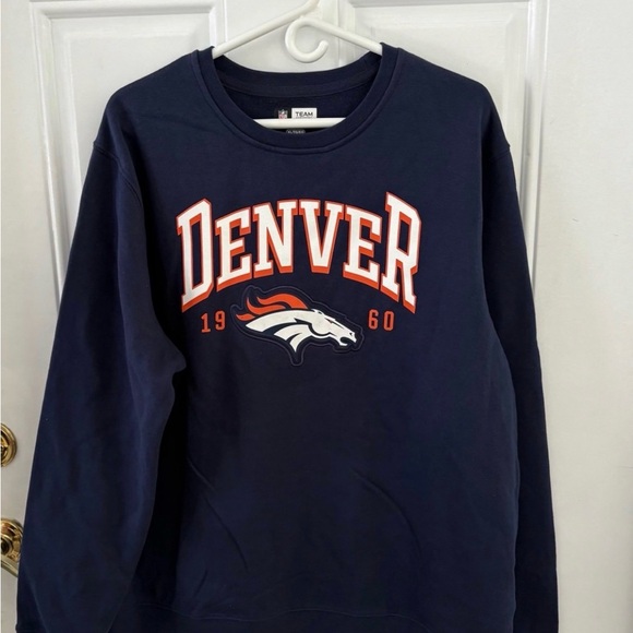 NWT DENVER BRONCOS NFL CREWNECK SWEATSHIRT - Picture 3 of 5